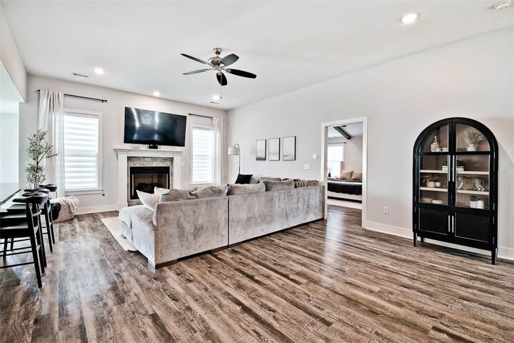 Property Photo:  330 W Taverner Xing  AR 72730 