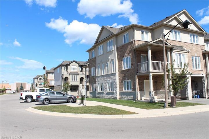 Property Photo:  24 Aquarius Crescent  ON L0R 1P0 