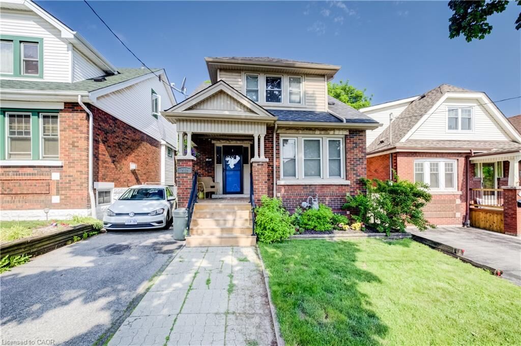 Property Photo:  282 Province Street S  ON L8K 2L7 