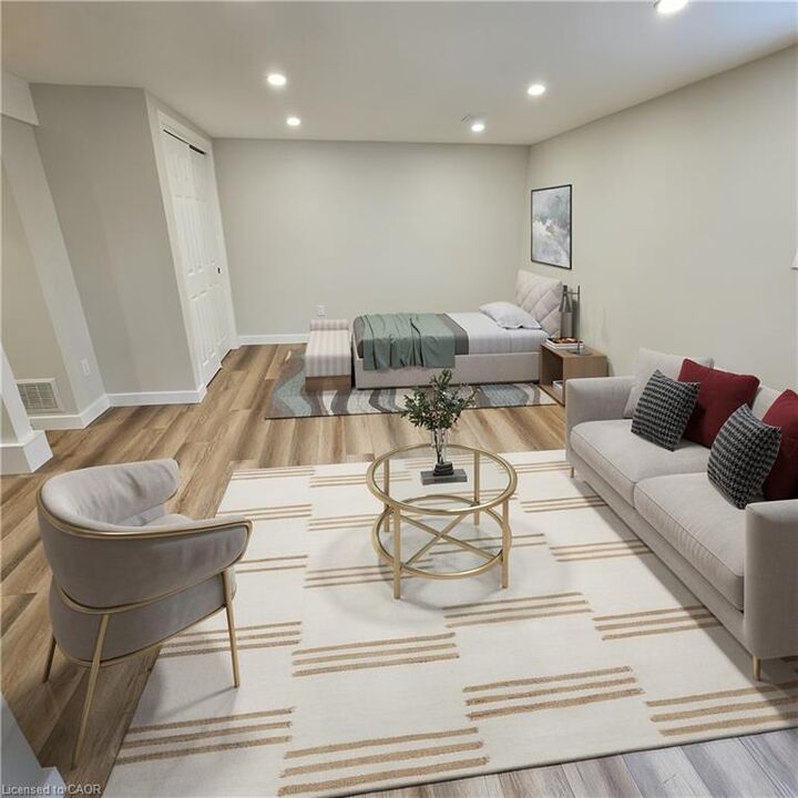 Property Photo:  425 Franklin Street N Lower  ON N2A 1Z2 