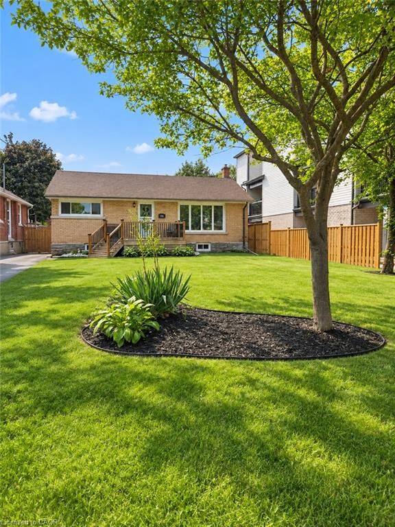 Property Photo:  195 Belleview Avenue  ON N2B 1G6 