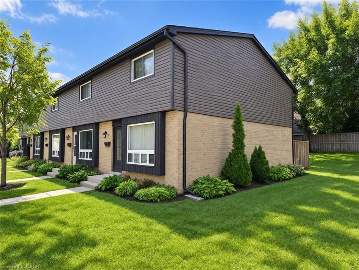 Property Photo: 475 Sandringham Crescent 15 ON N6C 5B9