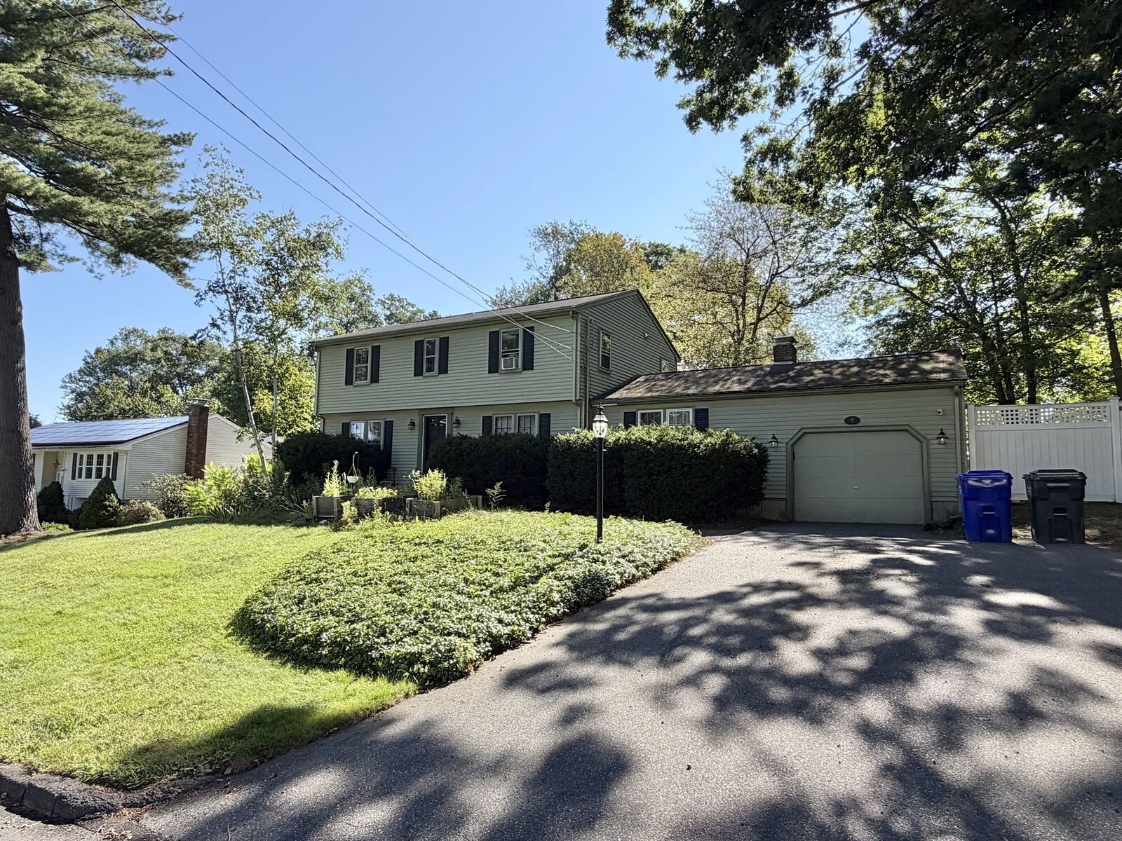 Property Photo:  8 Robin Rd  MA 01757 