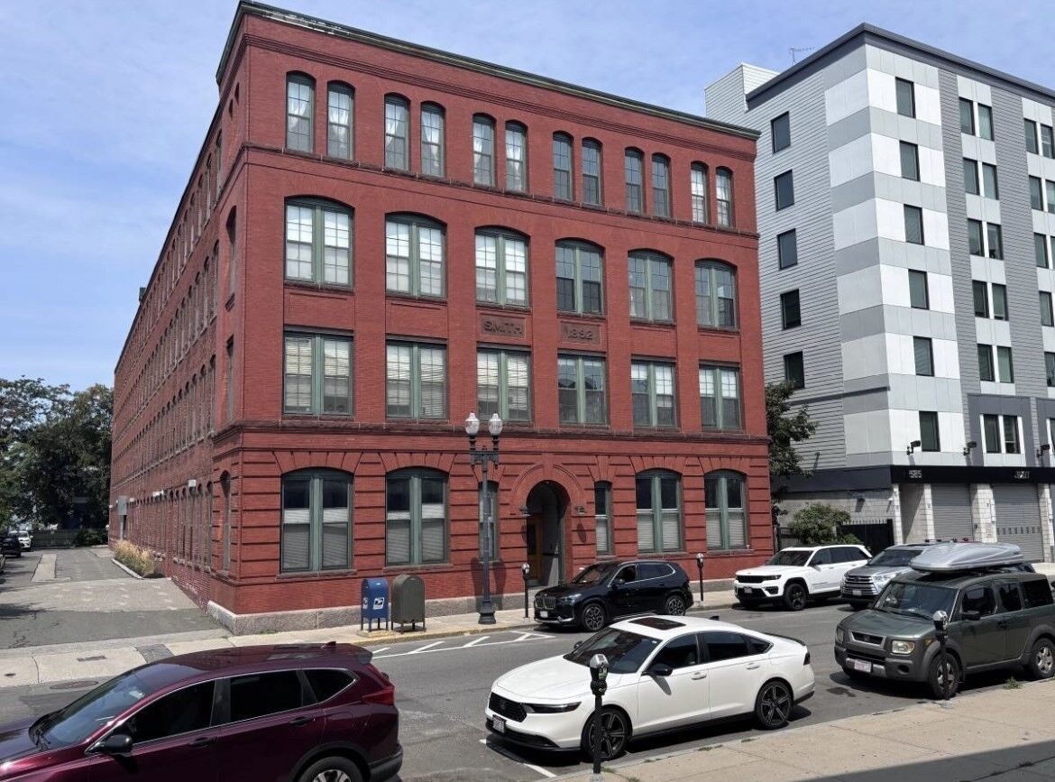 Property Photo:  589 Essex St 202  MA 01901 