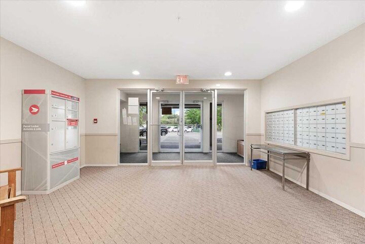 Property Photo:  3000 Citadel Meadow Point NW 213  AB T3G 5N5 