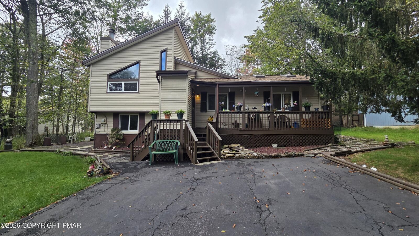 Property Photo:  7531 Crestview Drive  PA 18466 
