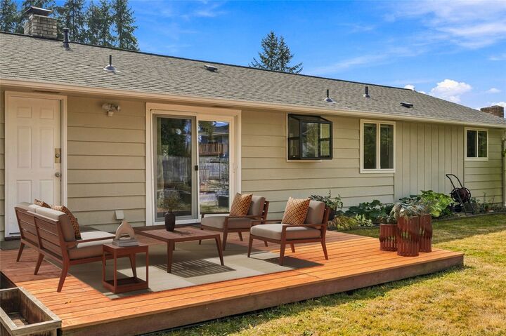 Property Photo:  4813  190th Street SW  WA 98036 