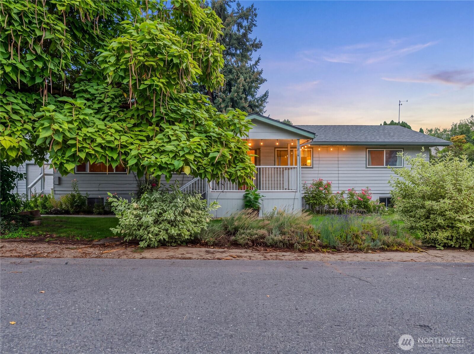 Property Photo: 1216 4th Street WA 98801