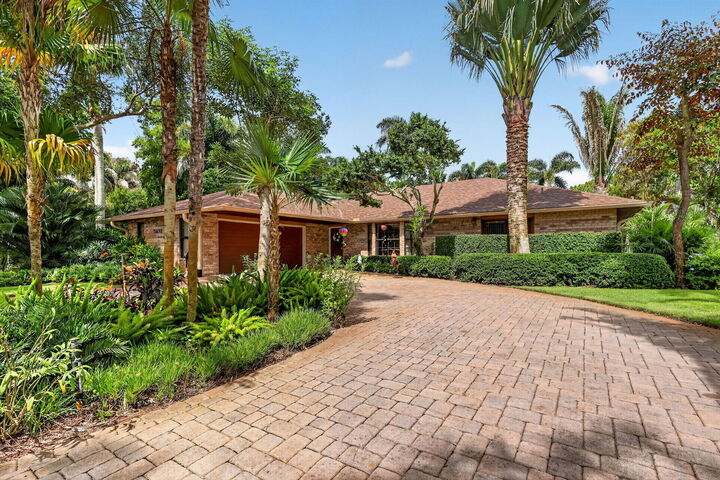 Property Photo: 5673 SE Lamay Drive FL 34997