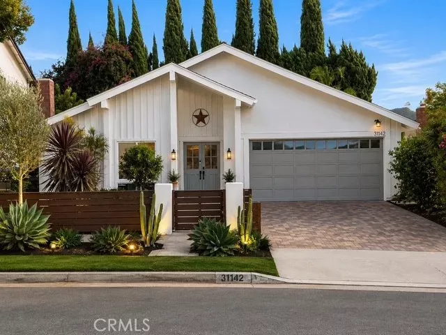 Property Photo:  31142 Calle Entradero  CA 92675 