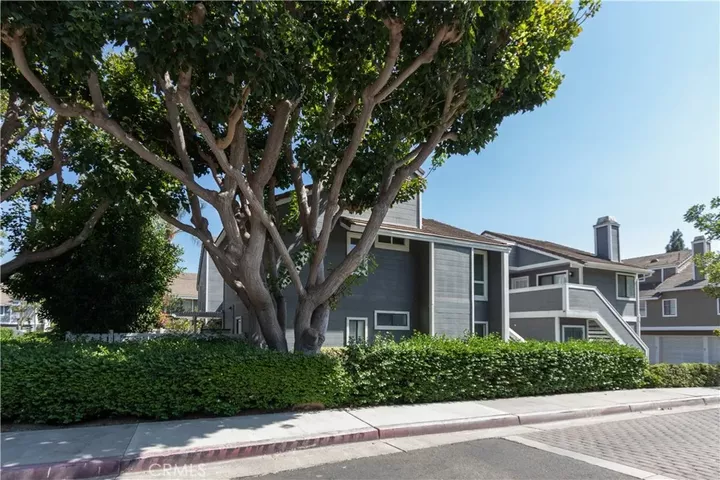 Property Photo:  37 Clover Ln  CA 92656 