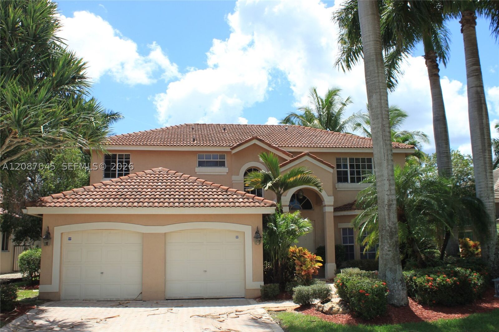 Property Photo:  2568 Jardin Pl 2568  FL 33327 