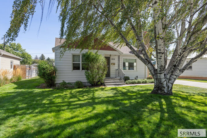 Property Photo:  822 Crestmont Avenue  ID 83402 
