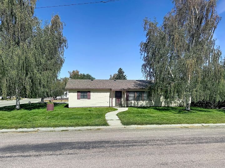 Property Photo:  410 W Snider Street  WY 82834 