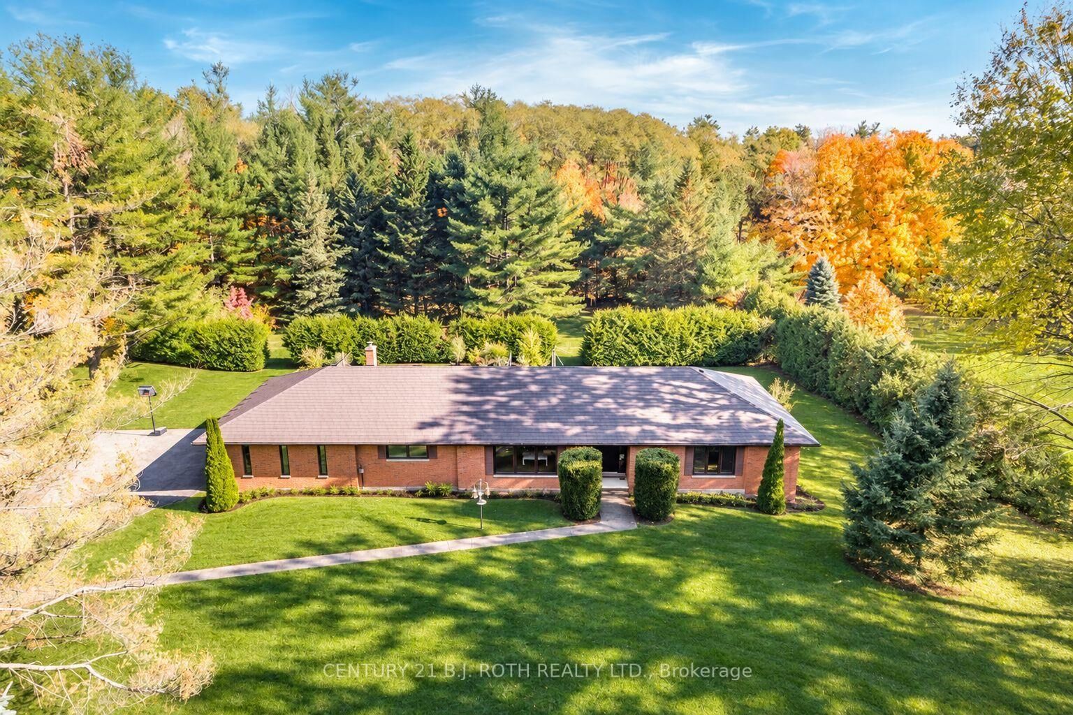 Property Photo:  3257 Liah Lane  ON L9S 2B4 