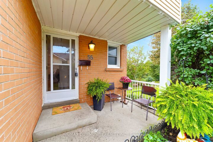 Property Photo:  1055 Central Park Boulevard N 55  ON L1G 7M4 