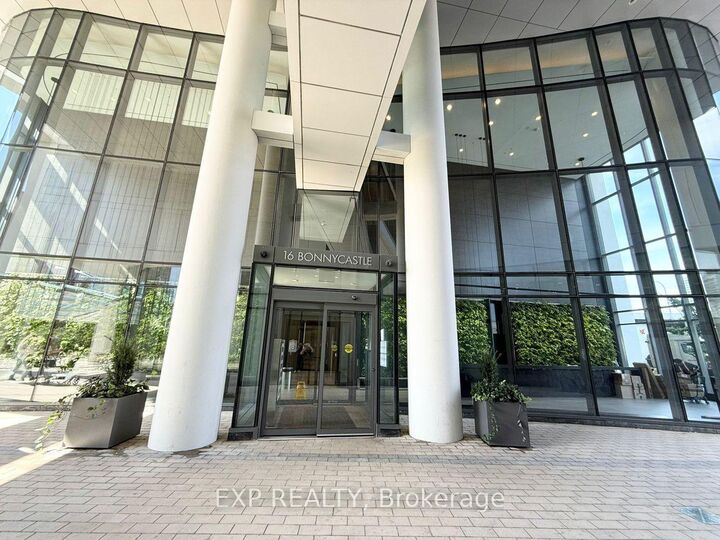 Property Photo:  16 Bonnycastle Street 1604  ON M5A 0C9 