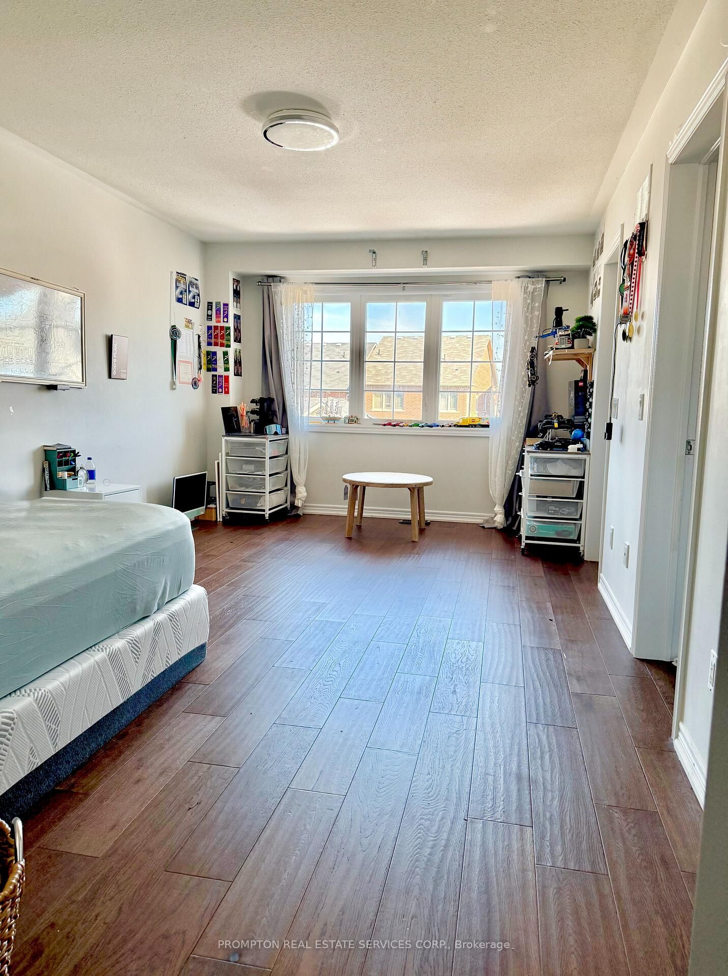 Property Photo:  33 Berryman Lane Master Bedroom  ON L6B 1M6 