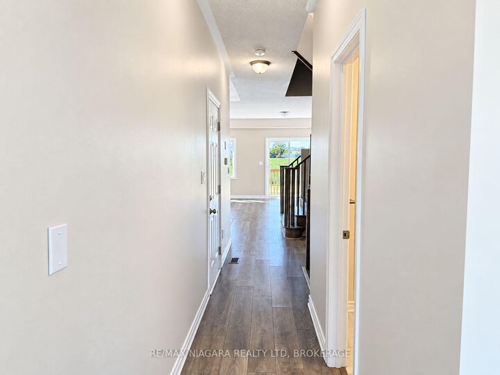 Property Photo:  109 Sapphire Way  ON L2V 0L5 