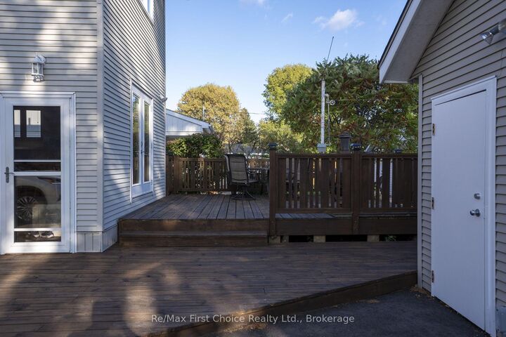 Property Photo:  2824 Moodie Street E  ON P7E 4Z9 
