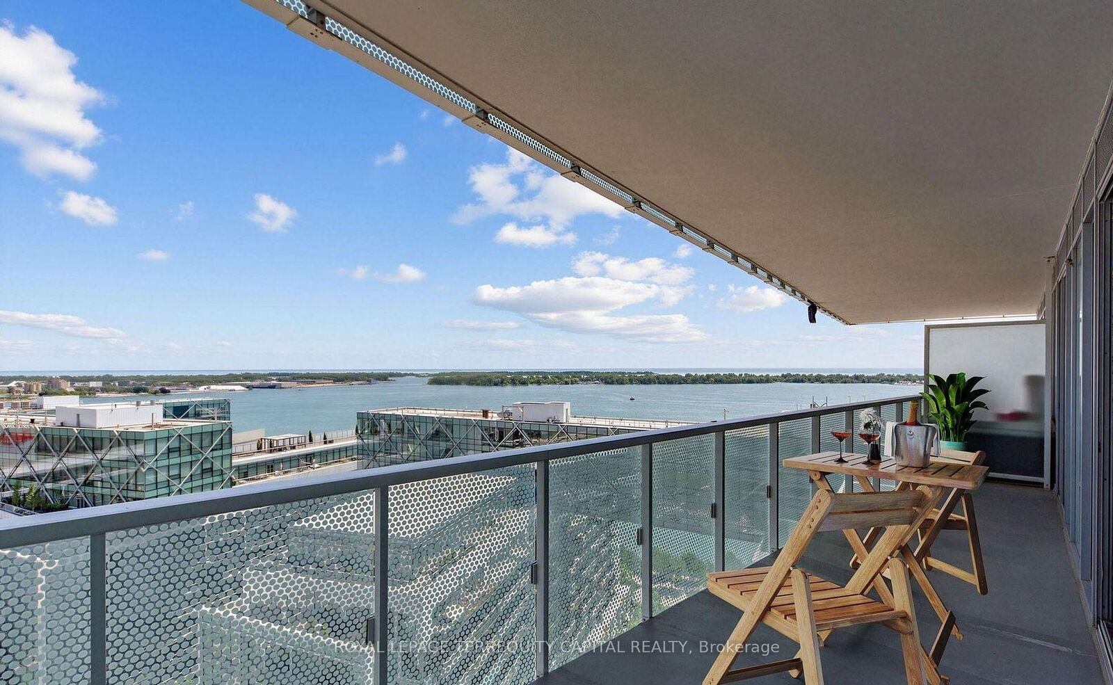 Property Photo:  15 Queens Quay E 1901  ON M5E 0C5 