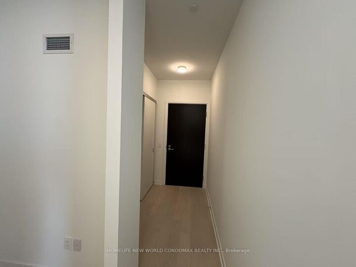 Property Photo:  11 Yorkville Avenue 2903  ON M4W 1L2 