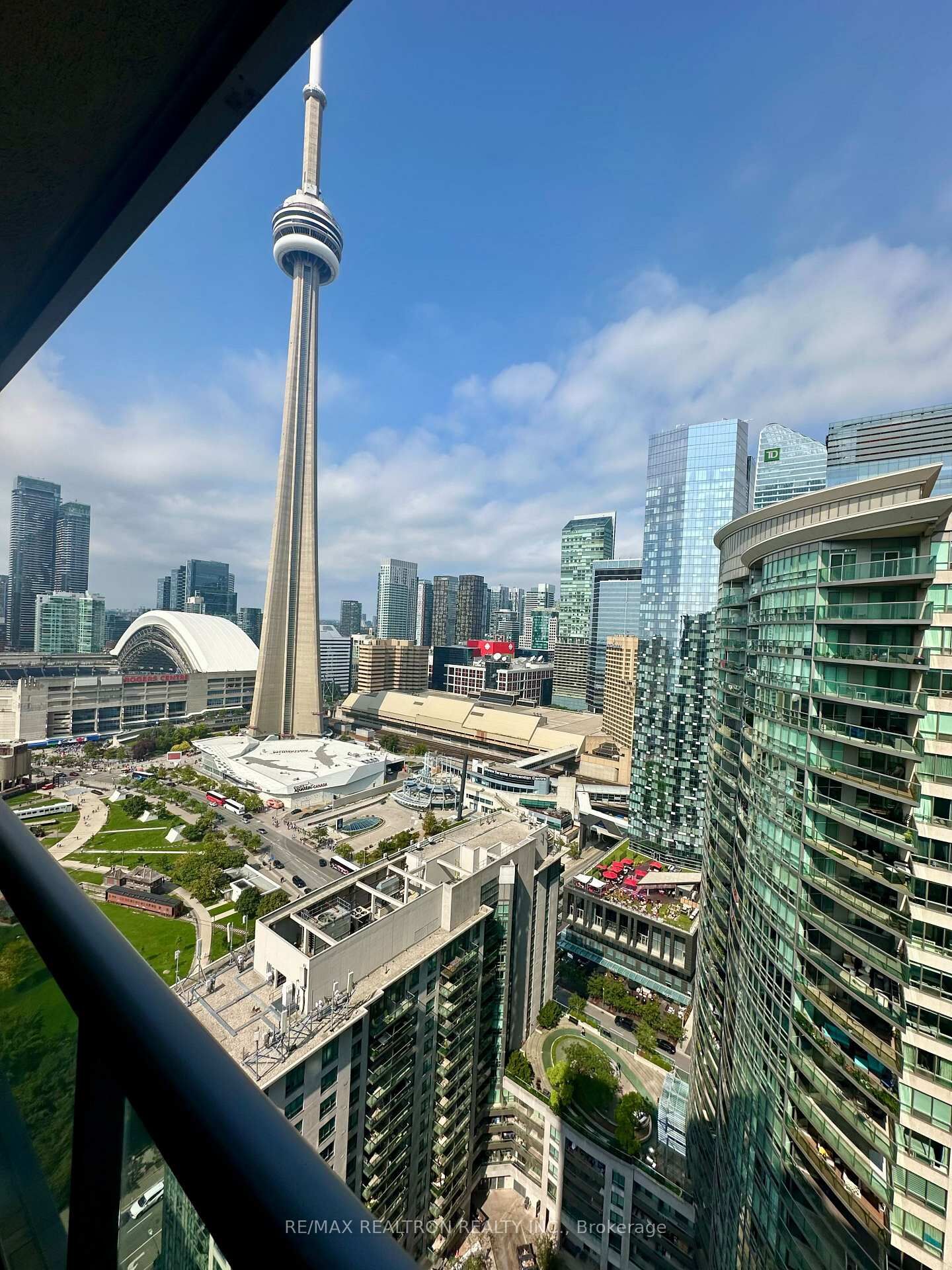 Property Photo:  19 Grand Trunk Crescent 3805  ON M5J 3A3 