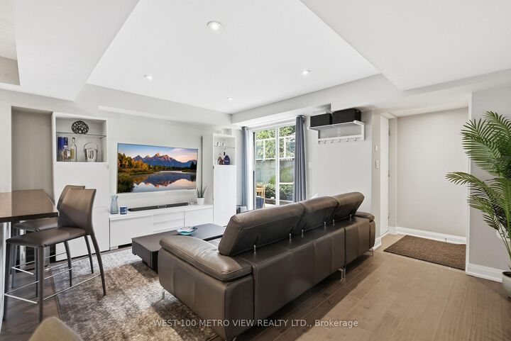 Property Photo:  3 Applewood Lane 102  ON M9C 0C1 