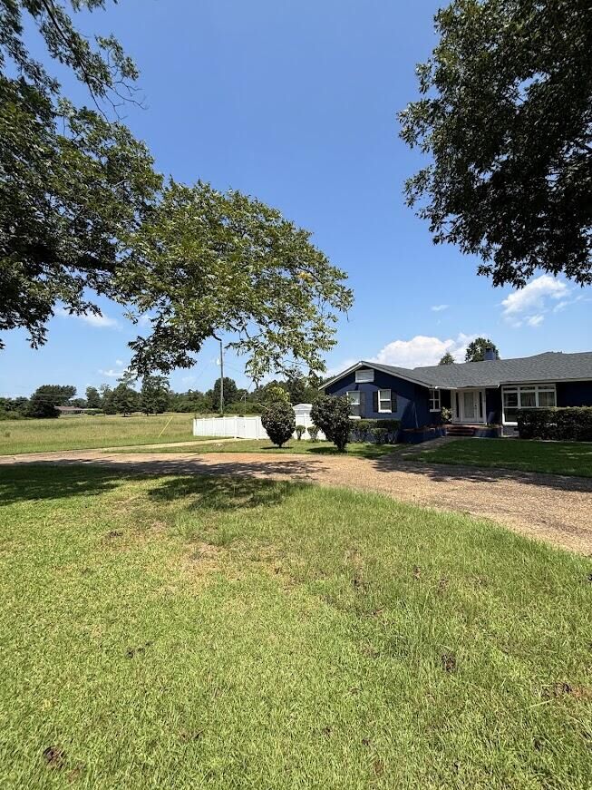 Property Photo:  113 N Rosewood Drive  GA 31705 