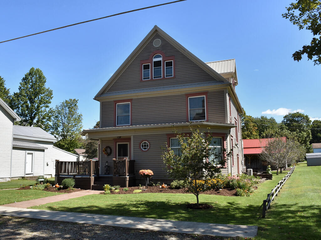 Property Photo: 433 Euclid Avenue PA 16001