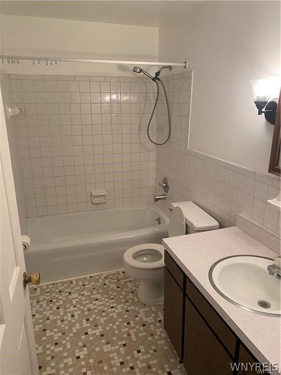 Property Photo:  595 Seneca Street  NY 14092 
