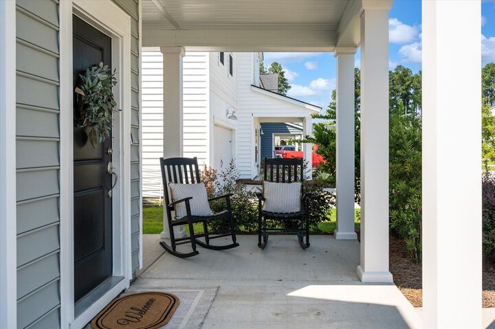 Property Photo: 122 Woodland Oak Way SC 29485