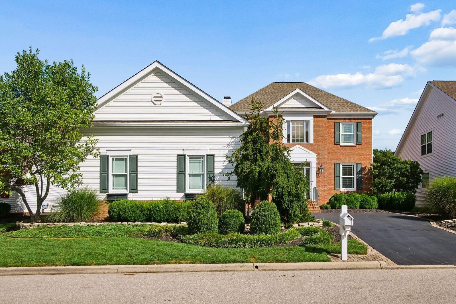 Property Photo:  5835 Lake Forest Way  OH 43082 