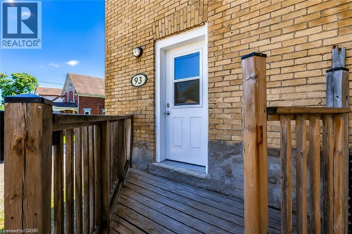 Property Photo:  93 Lancaster Street West  ON N2H 4T3 