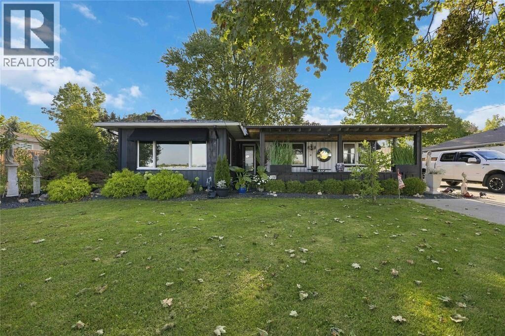 Property Photo:  1980 St Clair Parkway  ON N7T 7H5 
