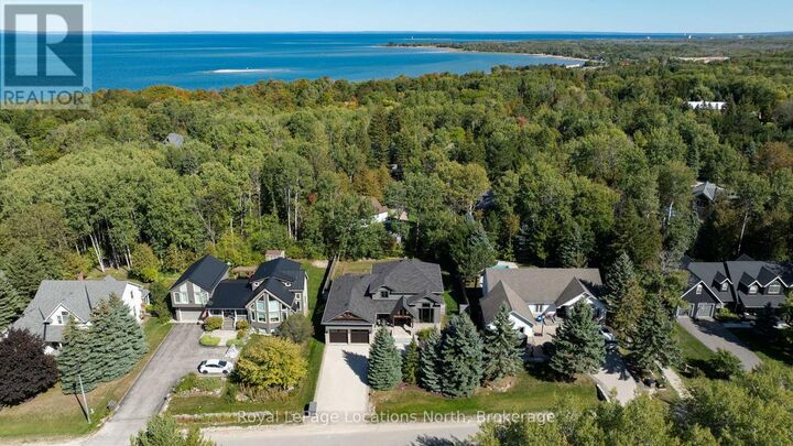 Property Photo:  113 Aspen Way  ON L9Y 0S8 