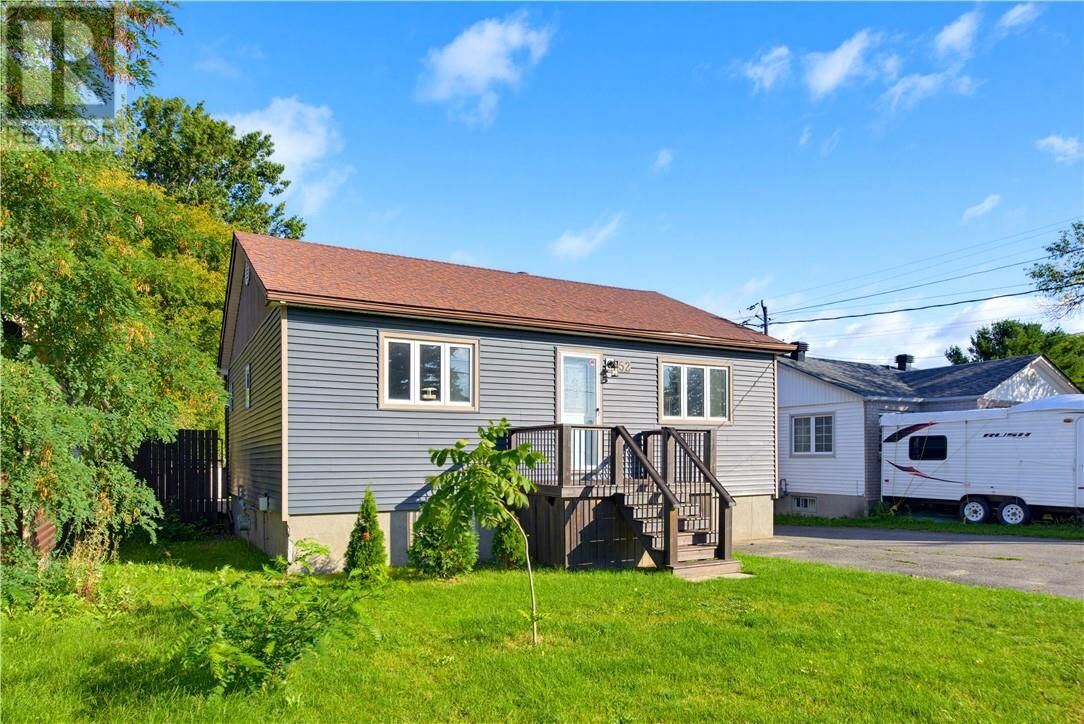 Property Photo:  52 Catherine  ON P3L 1H3 