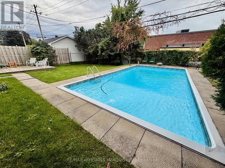 Property Photo:  403 Anderson Drive  ON K6H 5N4 