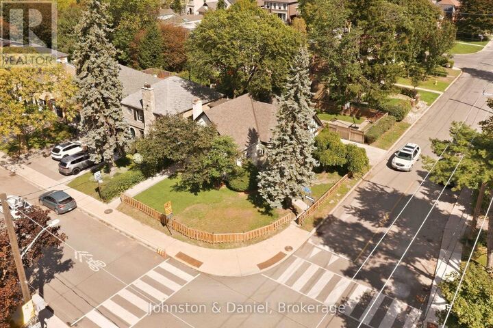 Property Photo:  169 Glen Cedar Road  ON M6C 3H1 