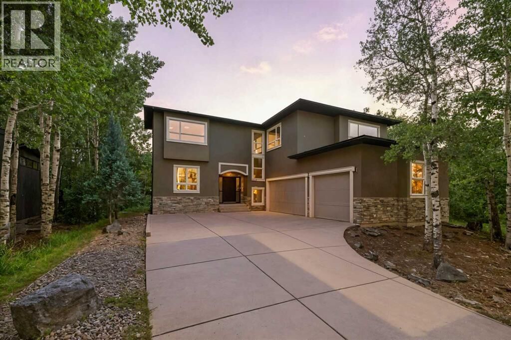 Property Photo:  62 Posthill Drive Southwest  AB T3M 0A8 