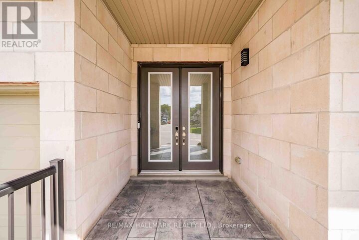 Property Photo:  23 Carlinds Crescent  ON L4A 4X1 