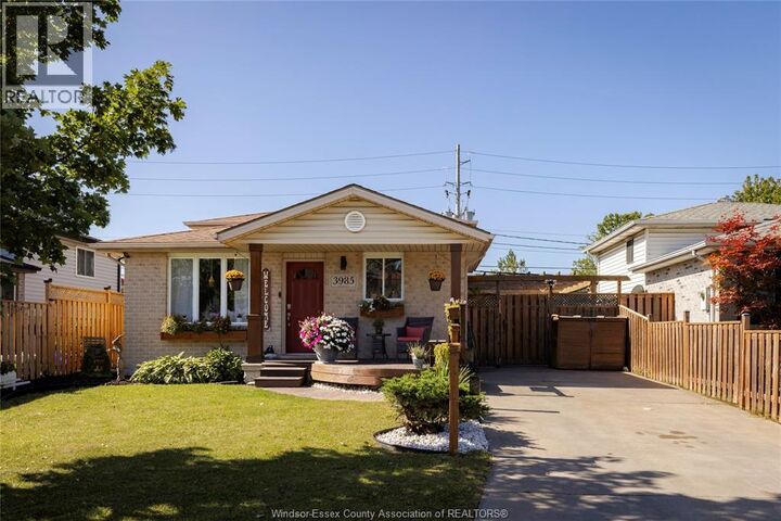 Property Photo:  3985 Acorn Crescent  ON N8W 5R2 