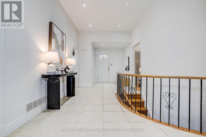 Property Photo:  46 Caravan Drive  ON M3B 1N3 