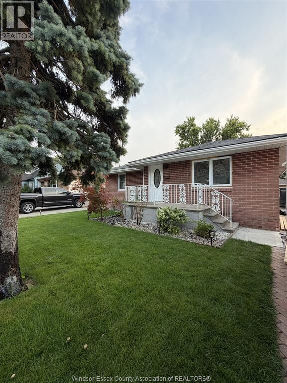 Property Photo:  2509 Rossini Boulevard A  ON N8W 4R2 