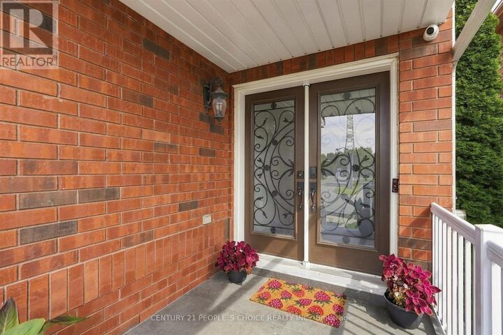 Property Photo: 17 Chatterson Street ON L1R 0B1