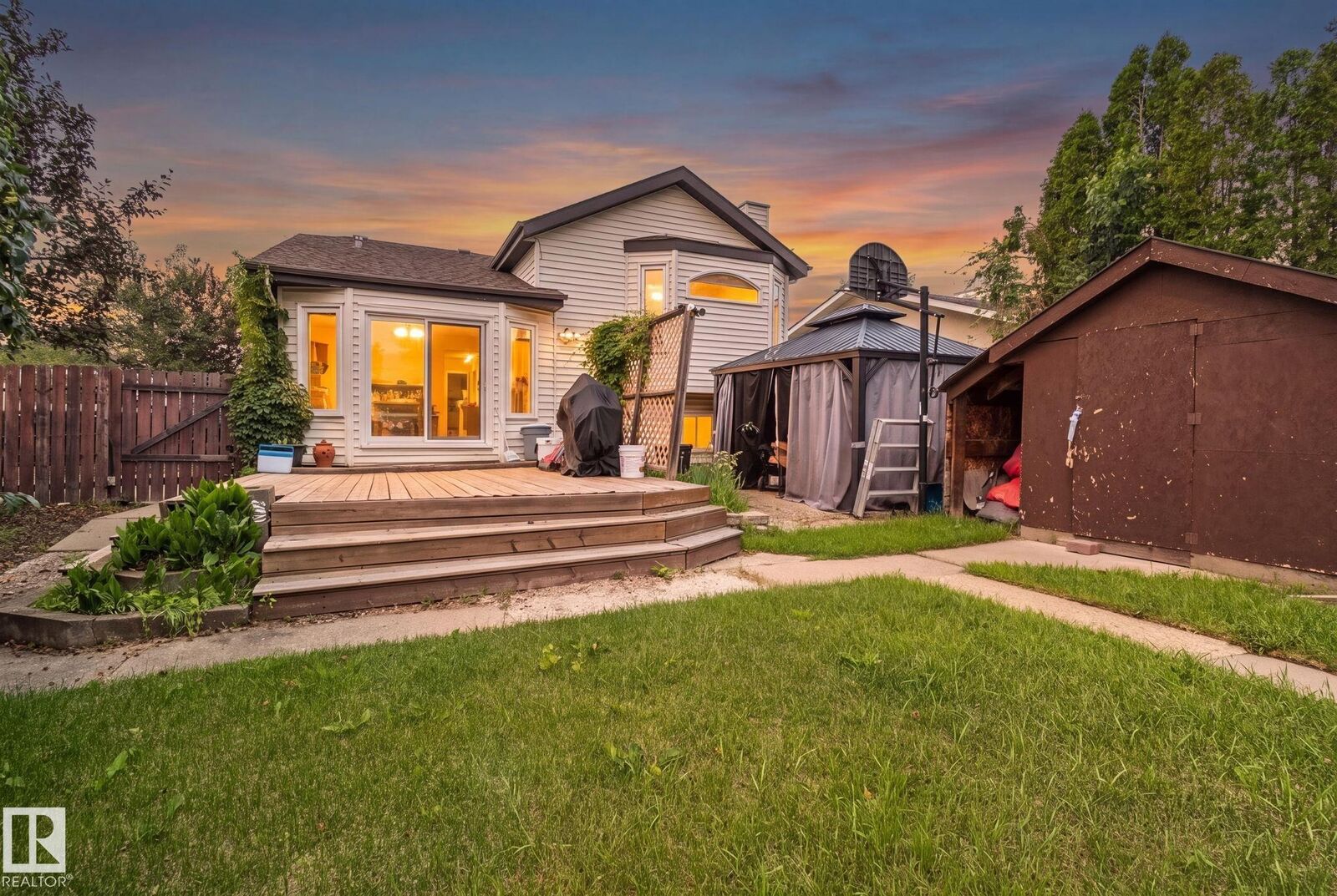 Property Photo:  7503 190 Street NW  AB T5T 5H6 