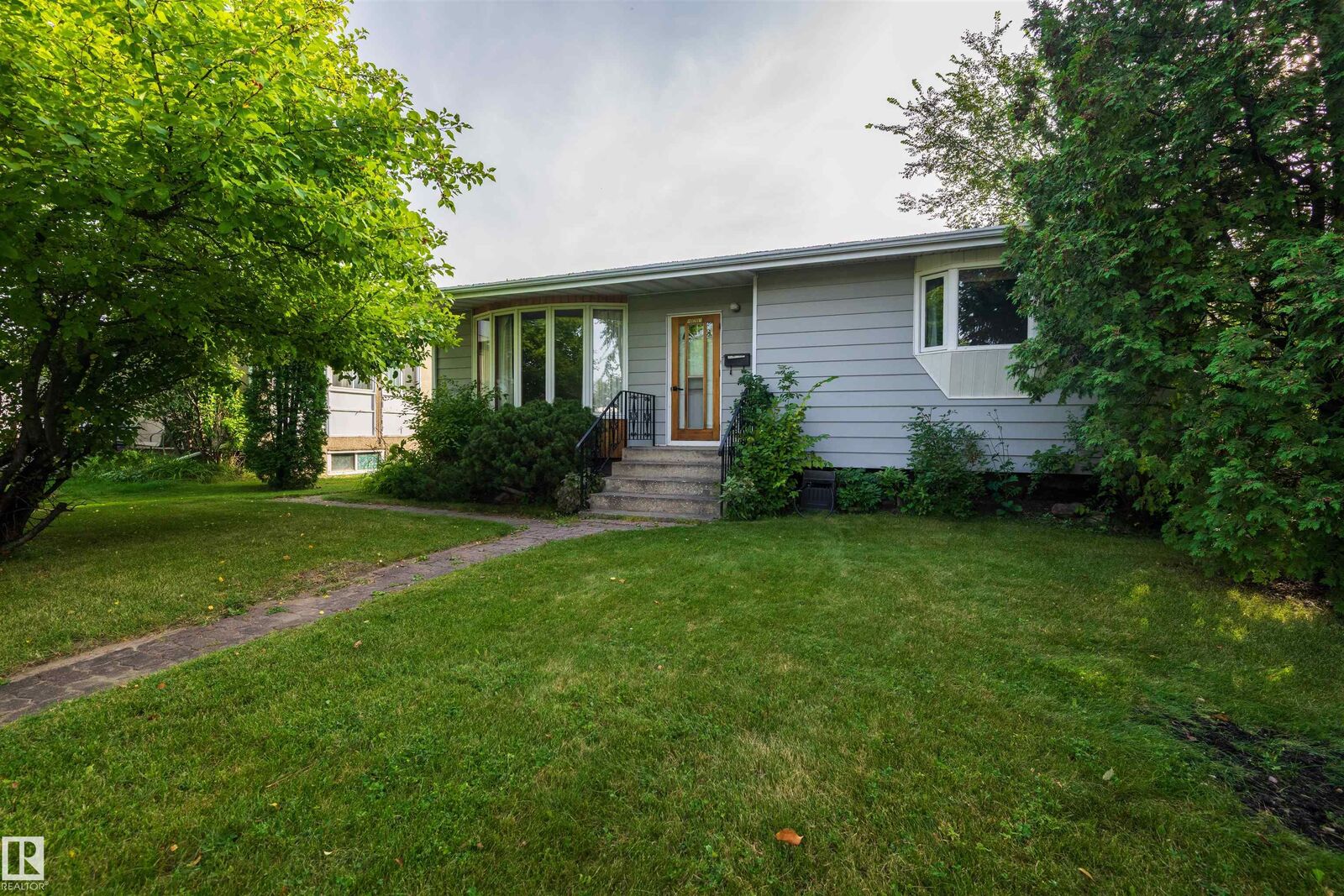 Property Photo:  10207 71 Street NW  AB T6A 2V7 