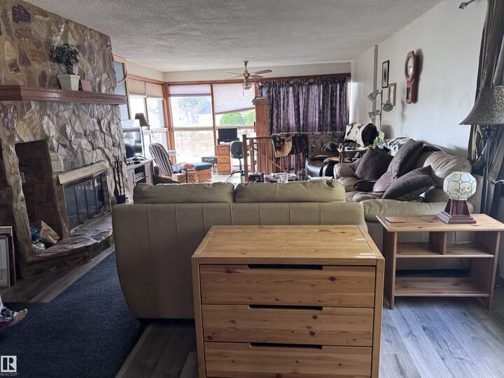 Property Photo:  4713 51 Avenue  AB T0G 1W0 