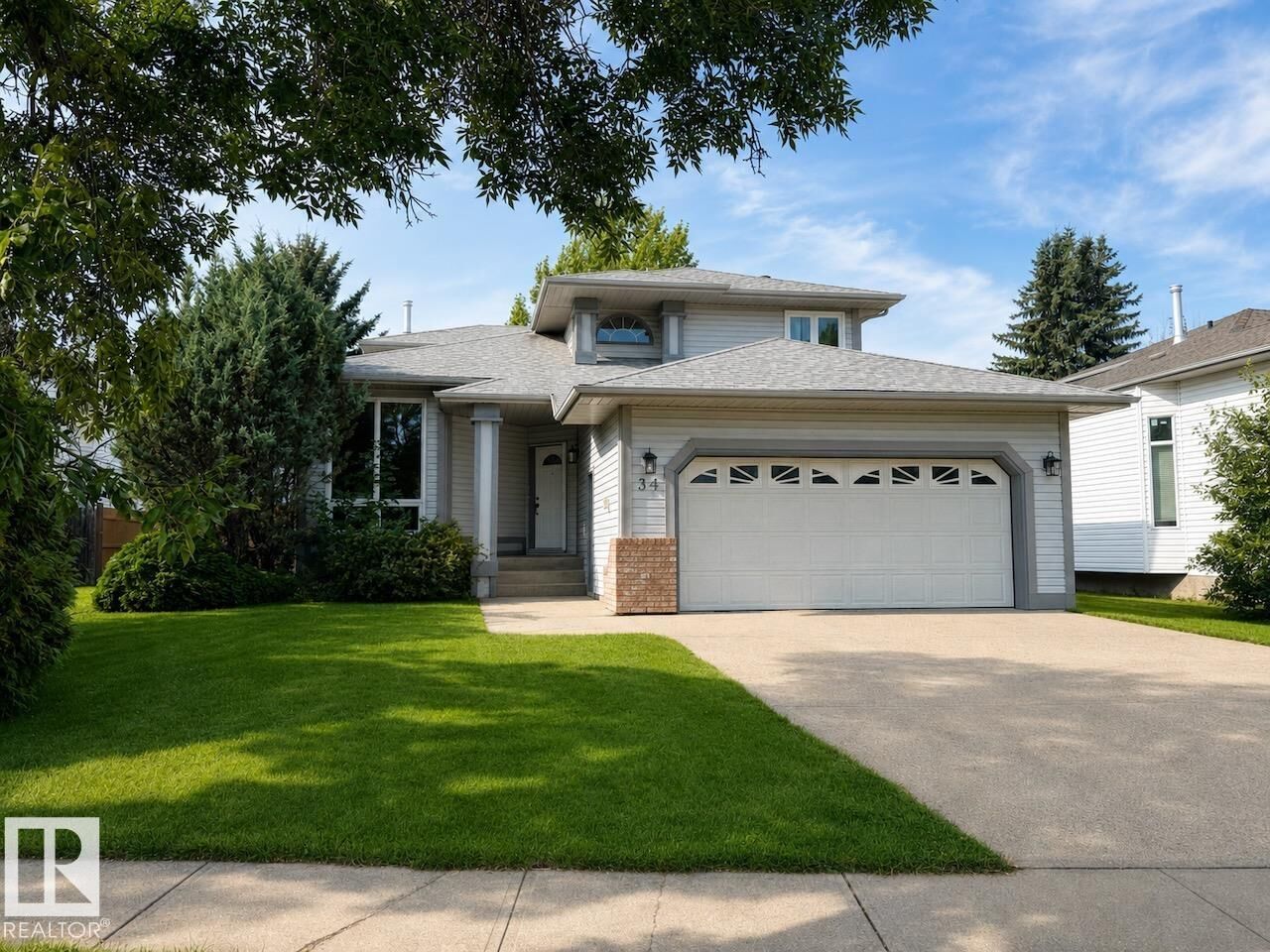Property Photo:  34 Westpark Road  AB T8L 3X2 