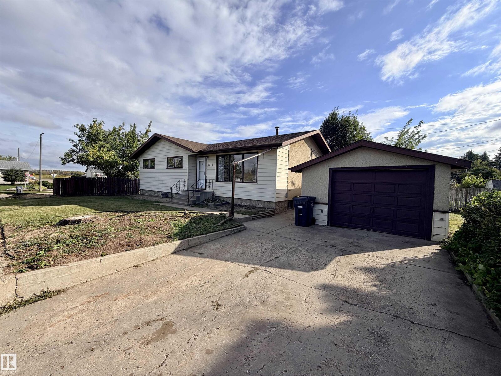 Property Photo:  5113 45 Street  AB T0A 3A2 